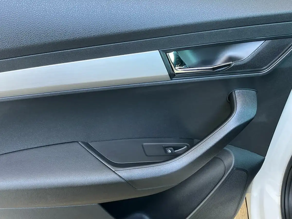 2020-skoda-karoq-10-tsi-se-115ps-big-35