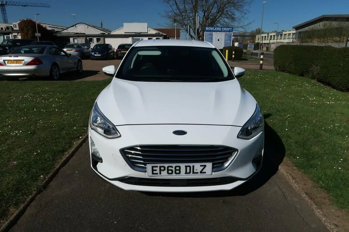 2019-ford-focus-10t-titanium-ss-hatchback-big-3