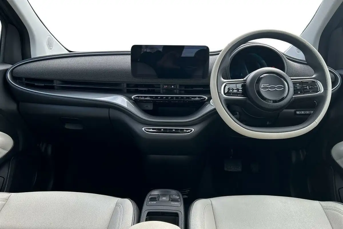 2022-fiat-500-e-la-prima-big-8