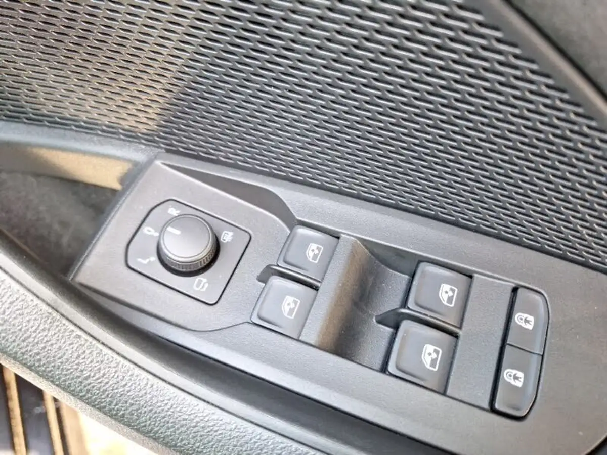 2024-skoda-octavia-20tdi-se-l-150ps-estate-dsg-big-13
