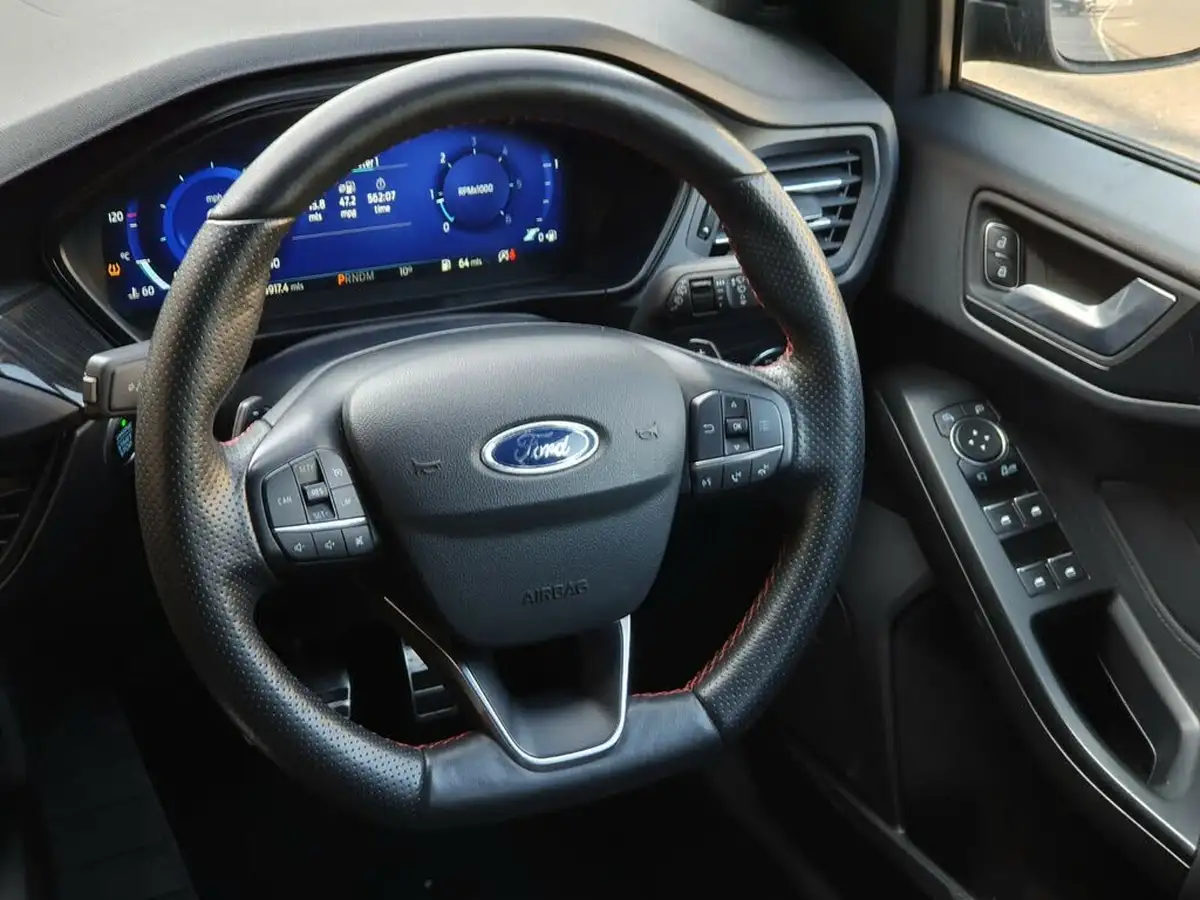 2020-ford-focus-15-st-line-x-estate-auto-big-15