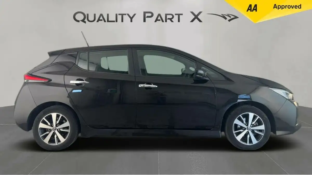 2021-nissan-leaf-e-acenta-big-1