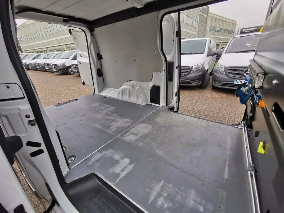 2020-vauxhall-vivaro-20td-3100-l2h1-sportive-120pseu6dt-panel-big-7