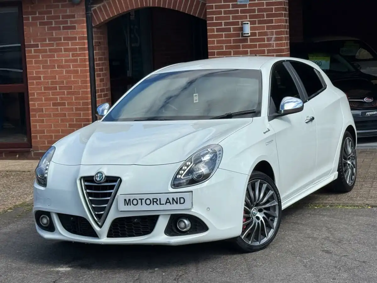2014-alfa-romeo-giulietta-20td-sportiva-nav-big-1
