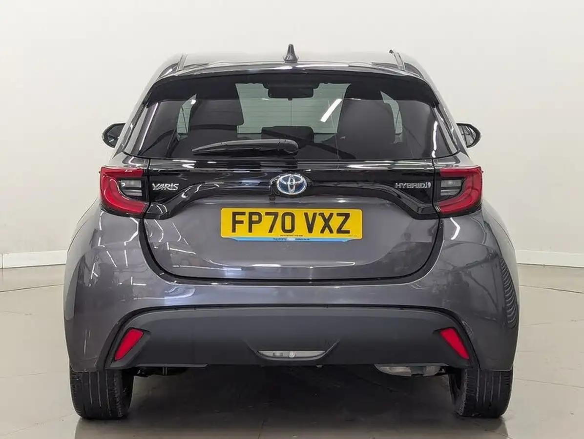2020-toyota-yaris-15-vvt-i-design-big-8