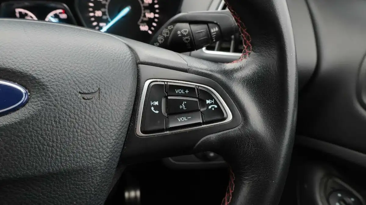 2018-ford-kuga-15t-st-line-150ps-big-26