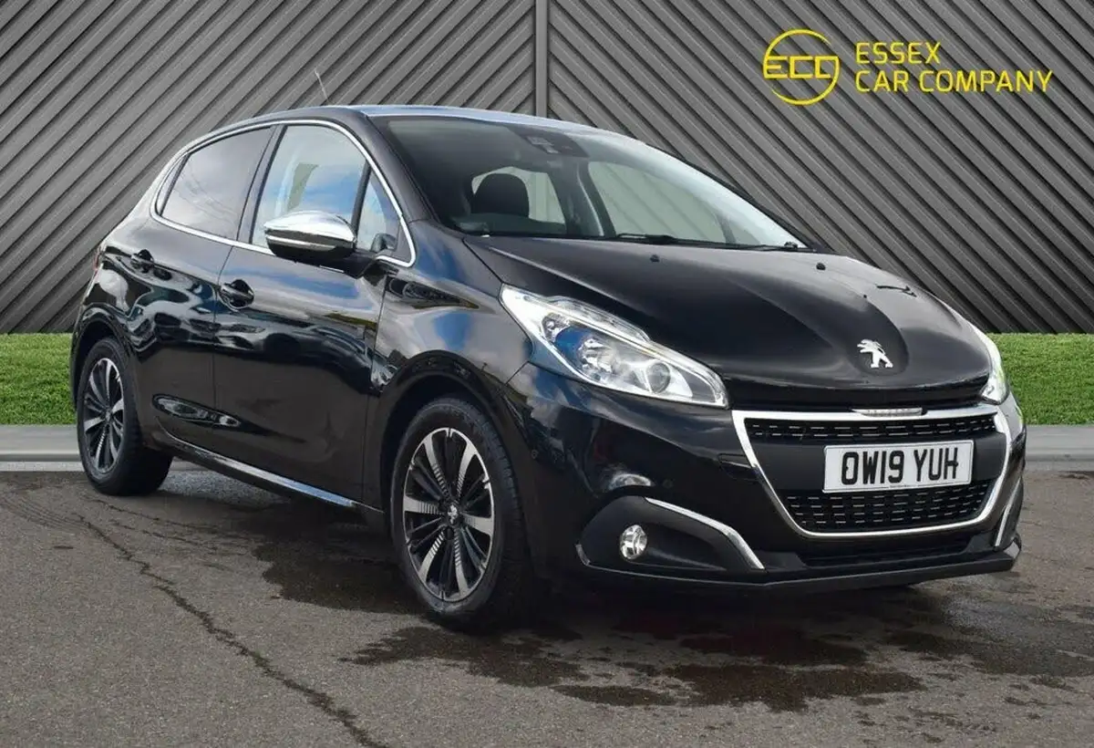 2019-peugeot-208-12-puretech-tech-edition-82bhp-big-4
