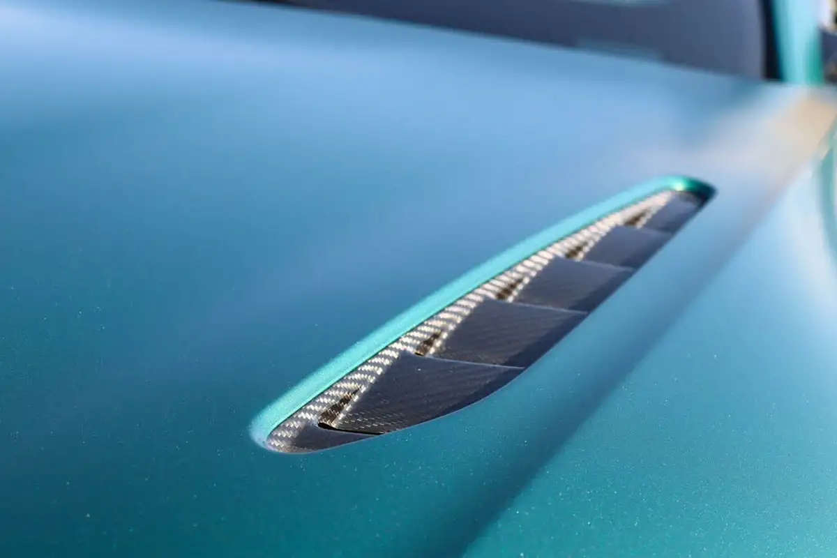 2022-aston-martin-vantage-big-7