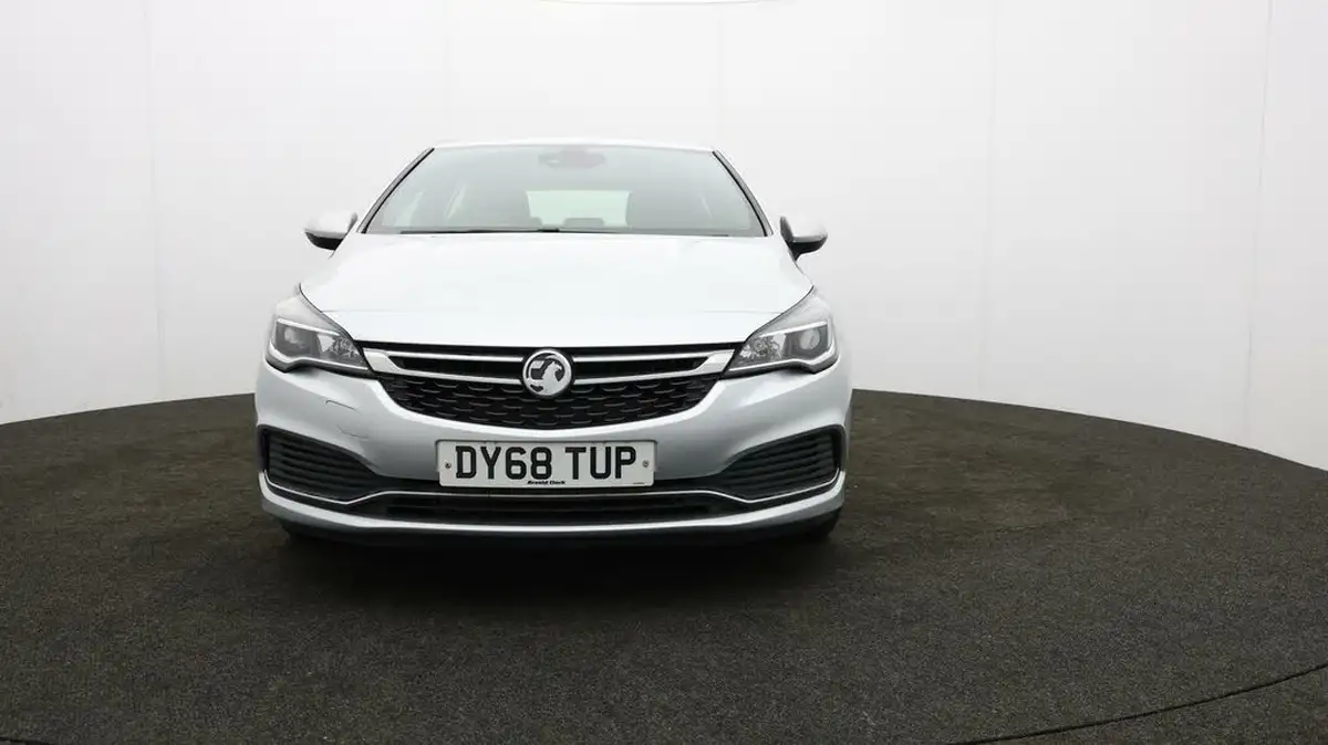 2018-vauxhall-astra-14i-16v-turbo-sri-vx-line-nav-big-47