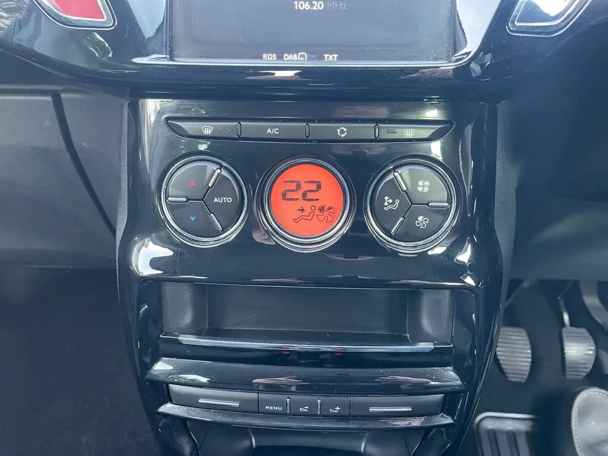 2017-citroen-c3-12-platinum-big-25