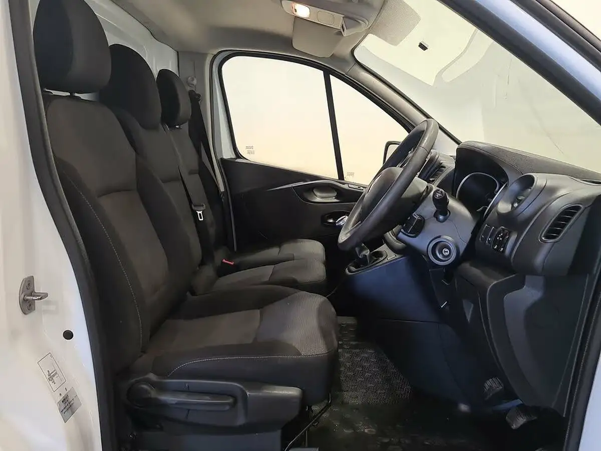 2021-renault-trafic-20dci-sl28-energy-120-business-big-1