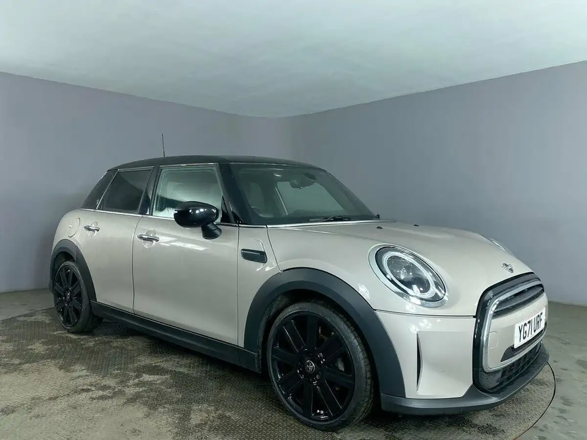 2021-mini-cooper-15-cooper-exclusive-hatchback-5d-auto-big-0