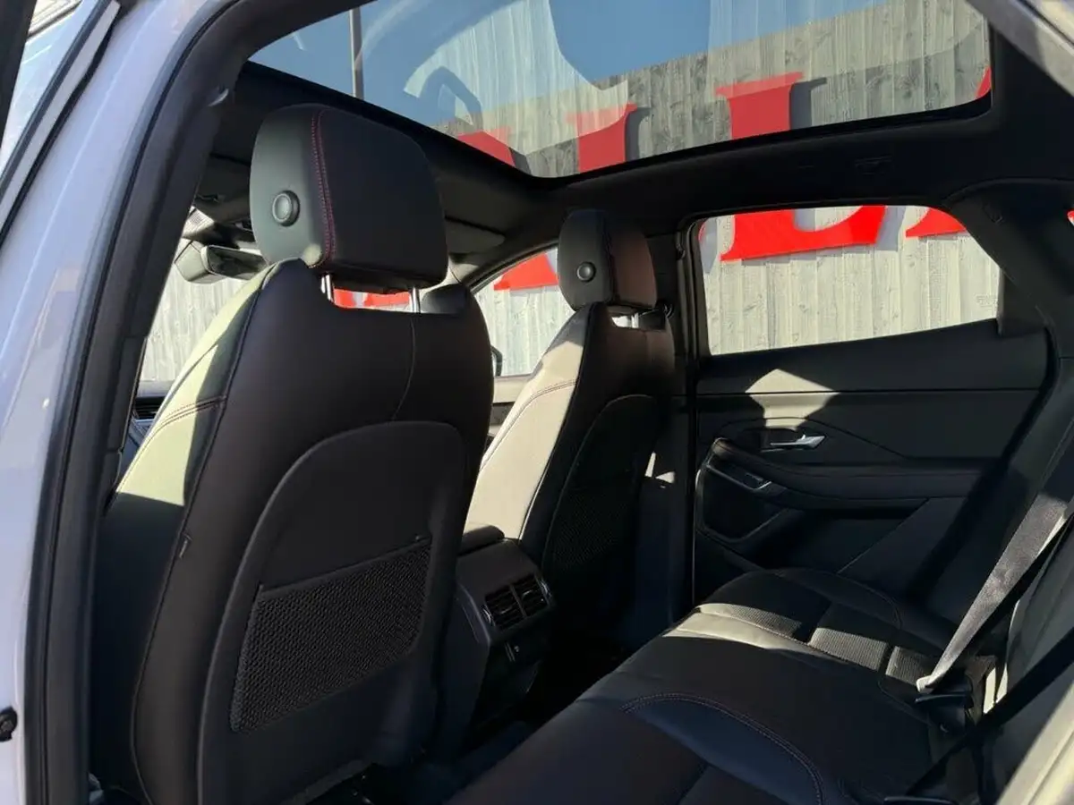 2020-jaguar-e-pace-20-i4d-chequered-flag-180ps-big-2