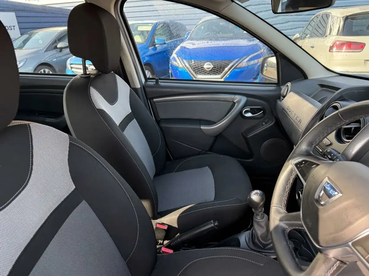2018-dacia-duster-12-tce-nav-4x4-big-17