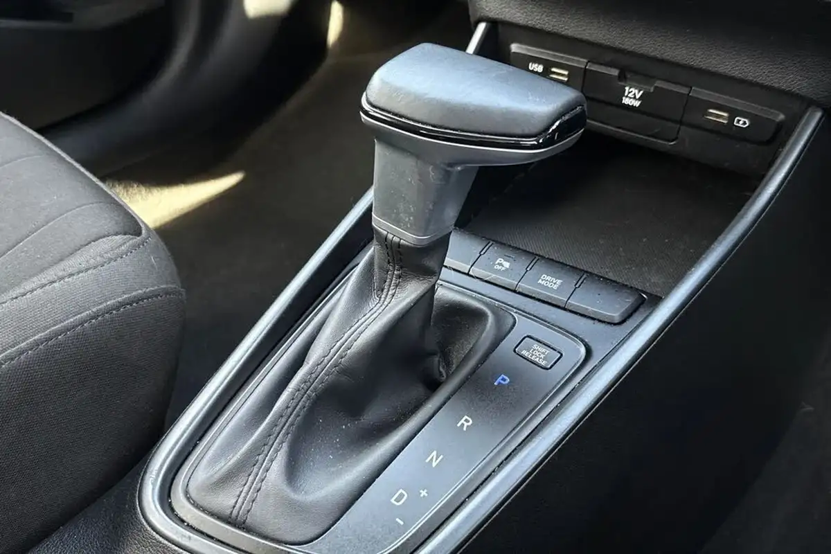 2021-hyundai-bayon-10-t-gdi-se-connect-dct-big-19