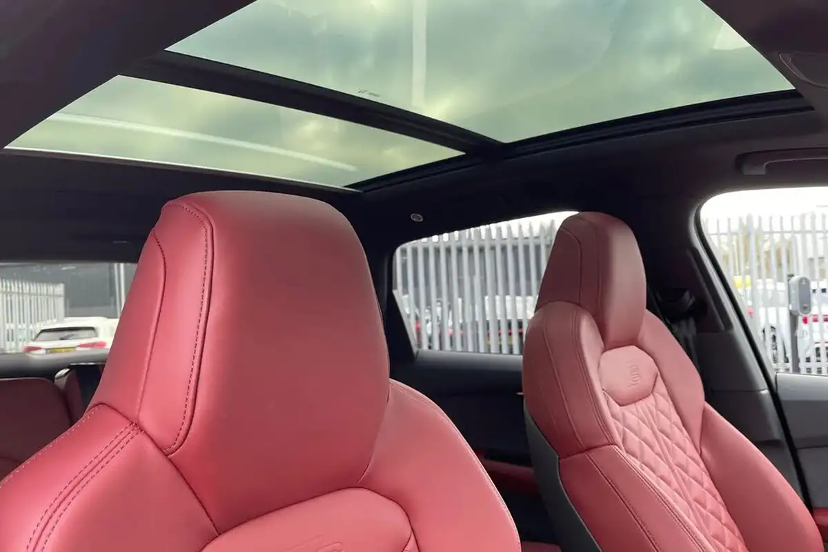 2025-audi-sq7-40-tfsi-black-edition-big-22