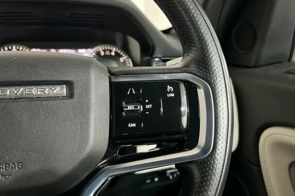 2021-land-rover-discovery-sport-15-p300e-r-dynamic-s-big-22
