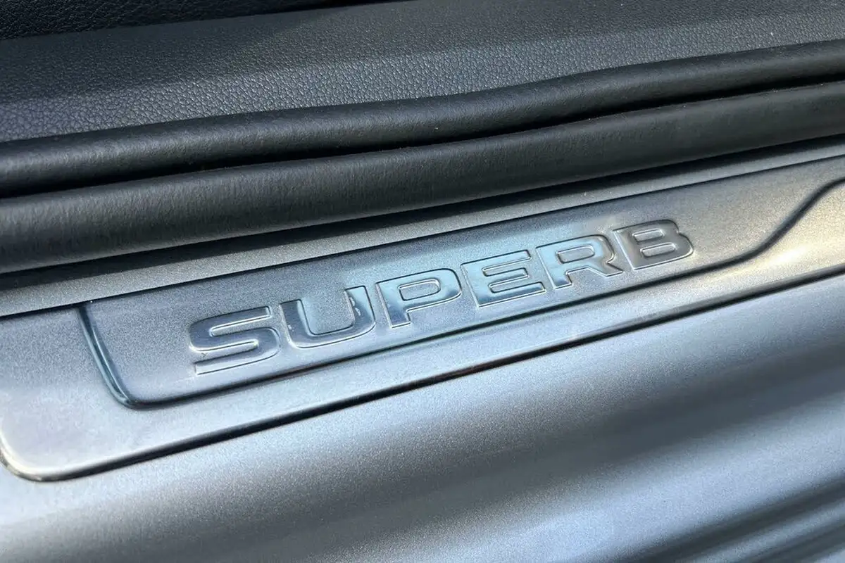2022-skoda-superb-20tdi-se-technology-estate-dsg-big-56