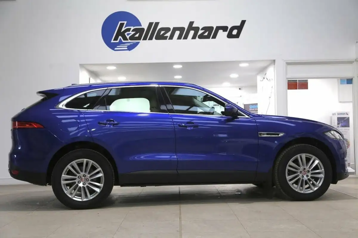 2017-jaguar-f-pace-20-i4d-portfolio-240ps-awd-ss-auto-big-9