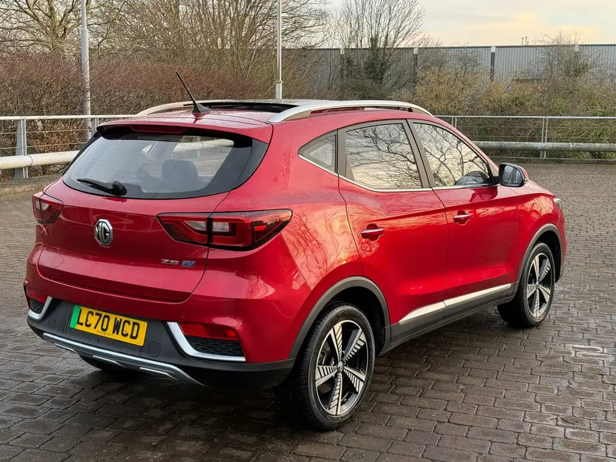 2020-mg-zs-suv-e-exclusive-ev-big-4