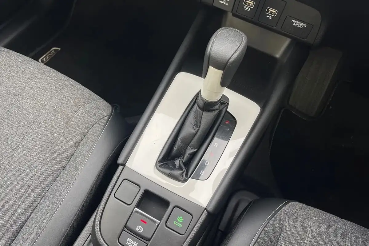 2022-honda-jazz-15-i-mmd-sr-109ps-big-21