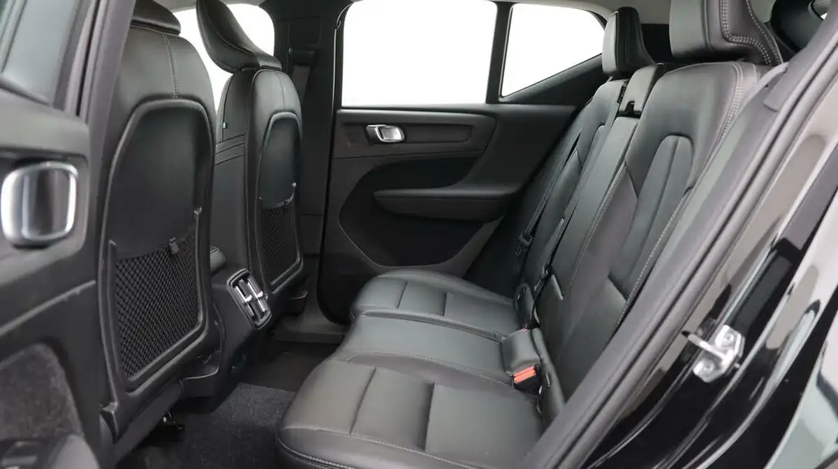 2020-volvo-xc40-20-b4-inscription-pro-big-16