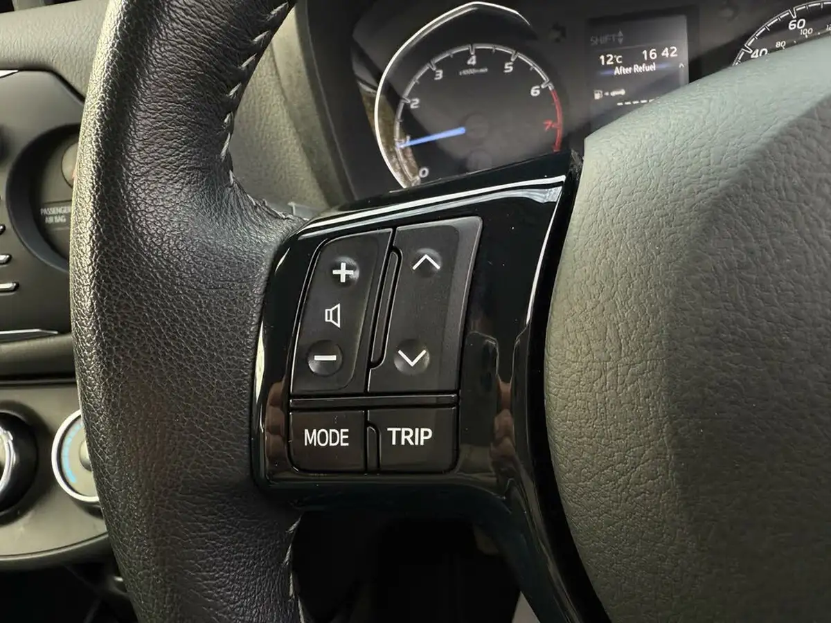 2018-toyota-yaris-10-vvt-i-icon-71bhp-big-49