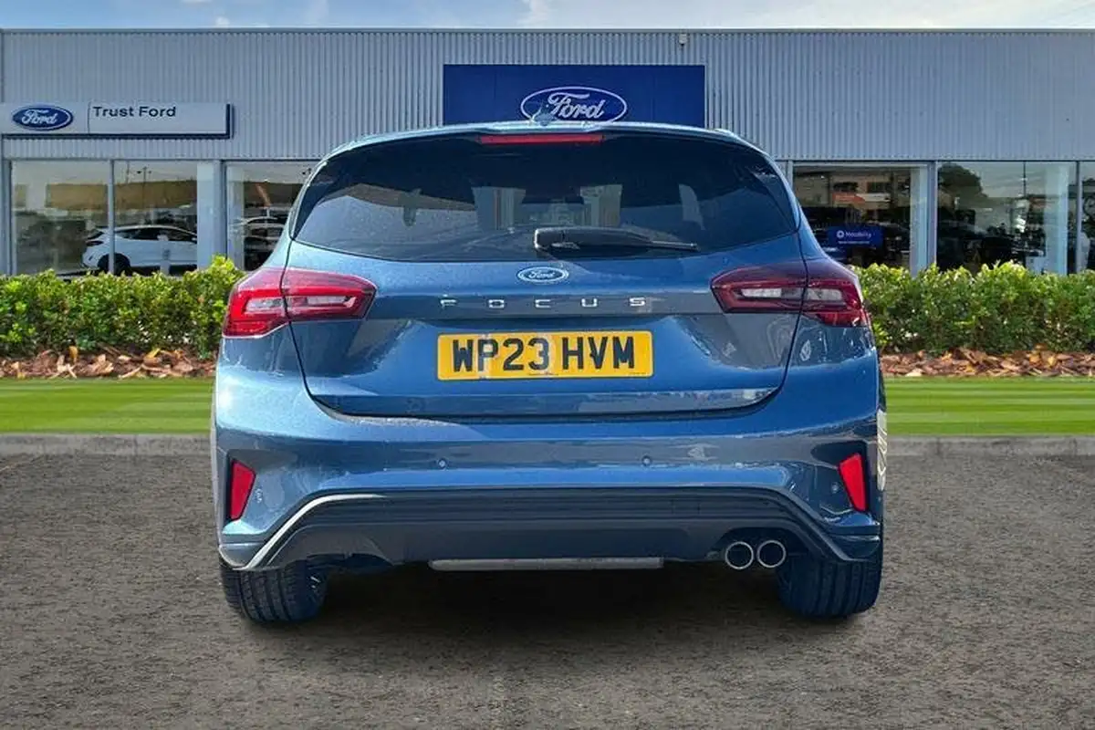 2023-ford-focus-10t-st-line-x-125ps-hatchback-big-6