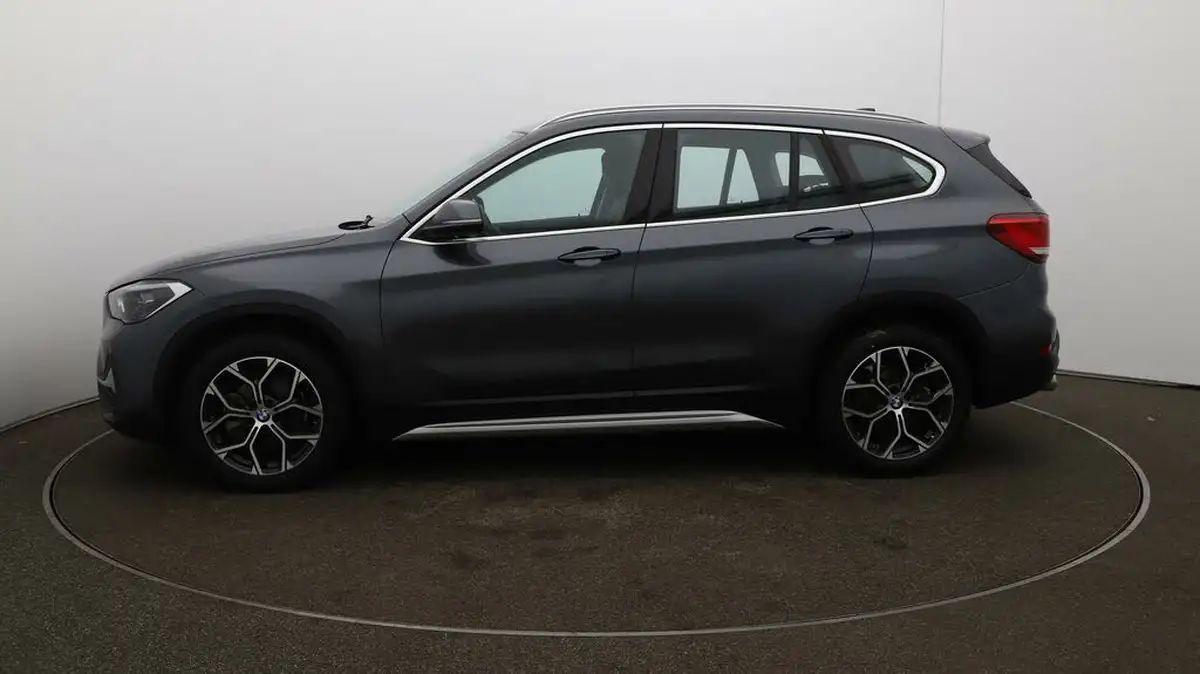 2020-bmw-x1-15-sdrive18i-xline-big-54