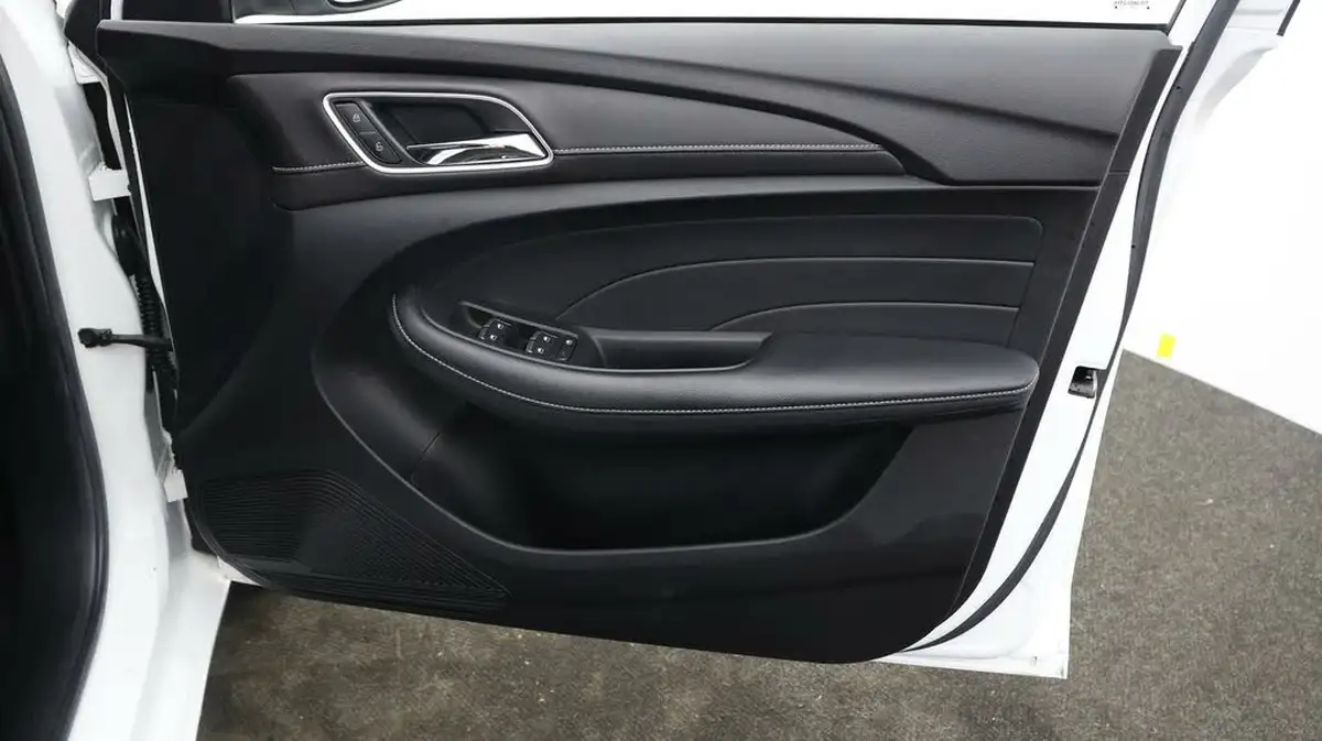 2022-mg-mg5-e-excite-ev-long-range-big-14