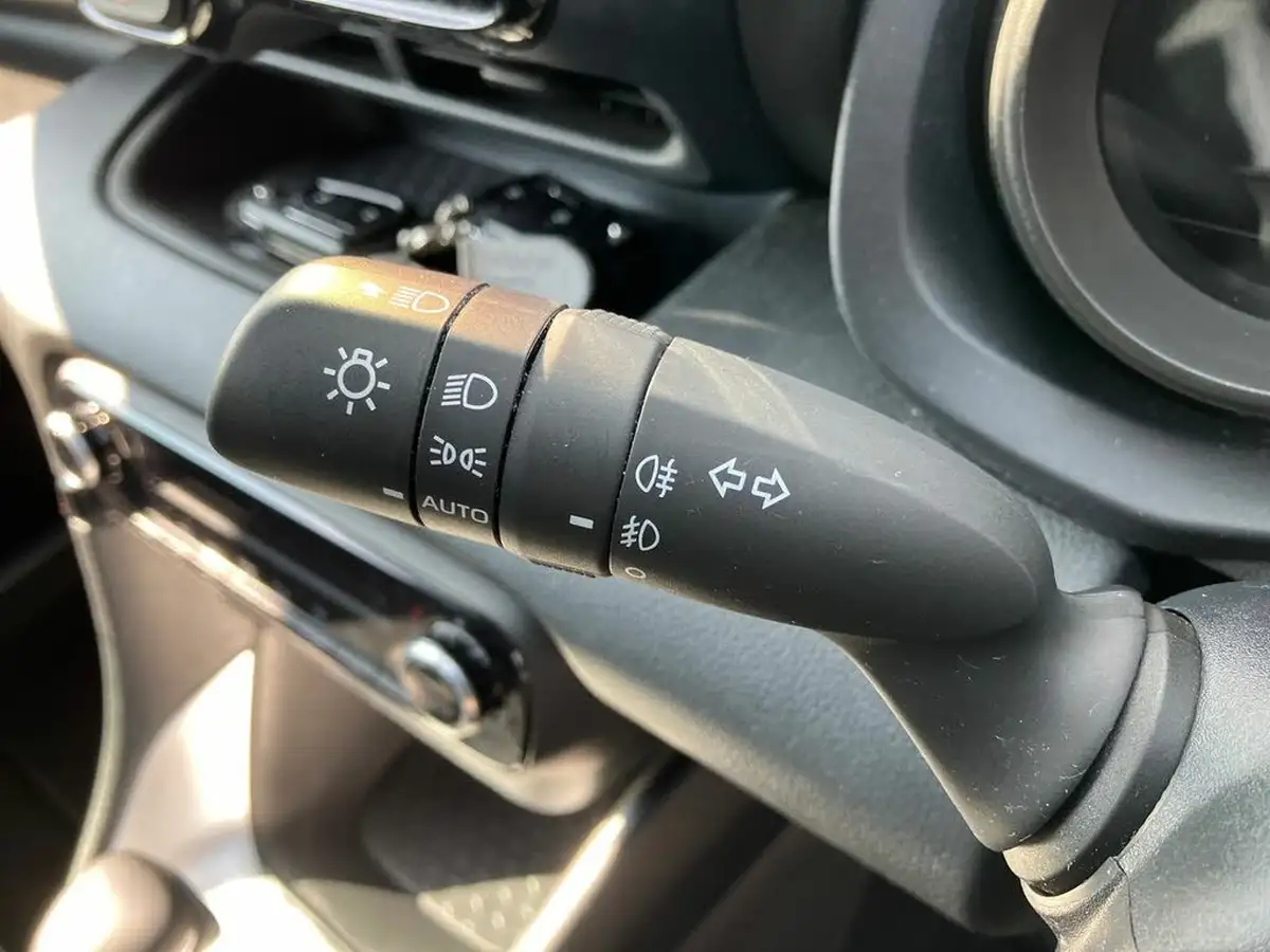 2022-toyota-yaris-15-vvt-i-design-big-33