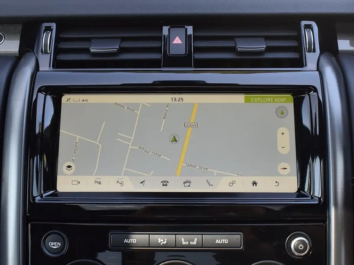 2020-land-rover-discovery-30-sd6-hse-big-11