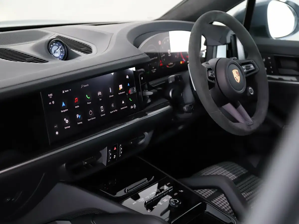 2025-porsche-cayenne-40-v8-s-coupe-big-8