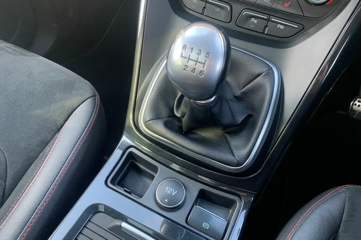 2018-ford-kuga-15tdci-st-line-x-big-25