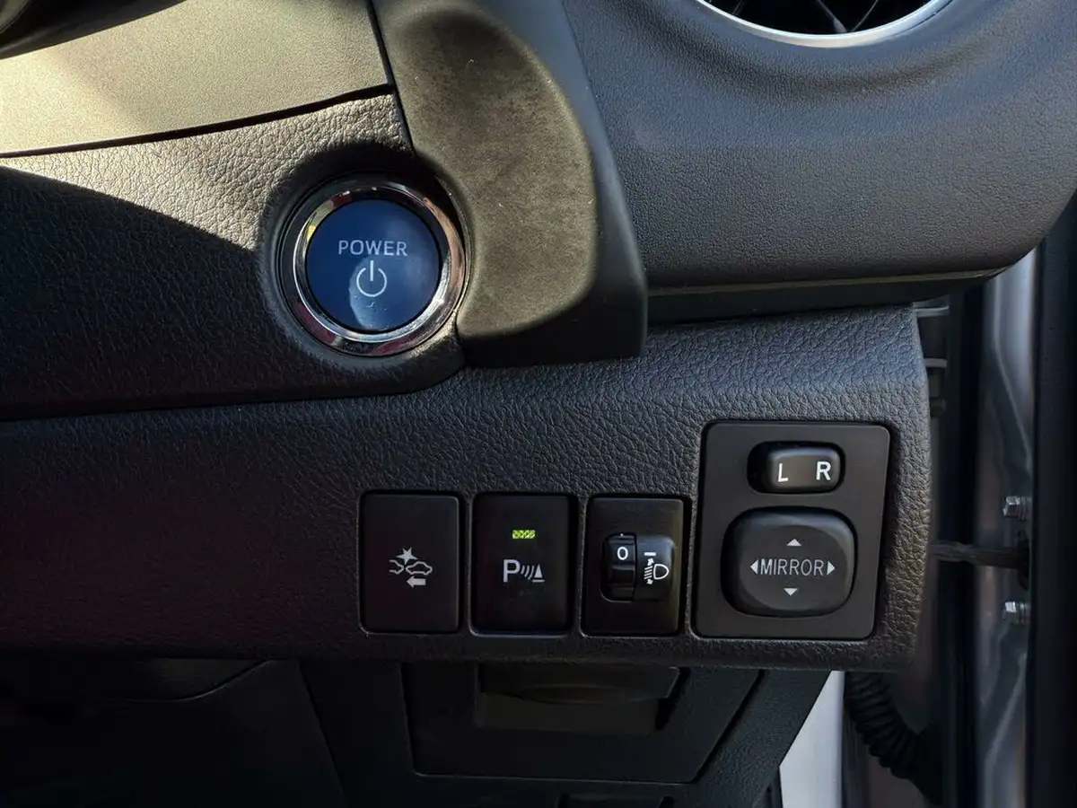 2018-toyota-auris-18-vvt-i-hsd-icon-hatchback-big-7