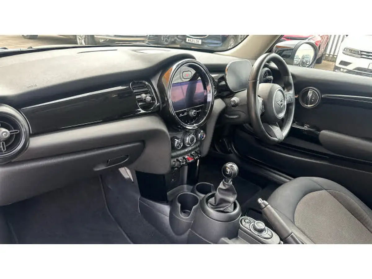 2021-mini-cooper-15-cooper-classic-hatchback-3d-big-6