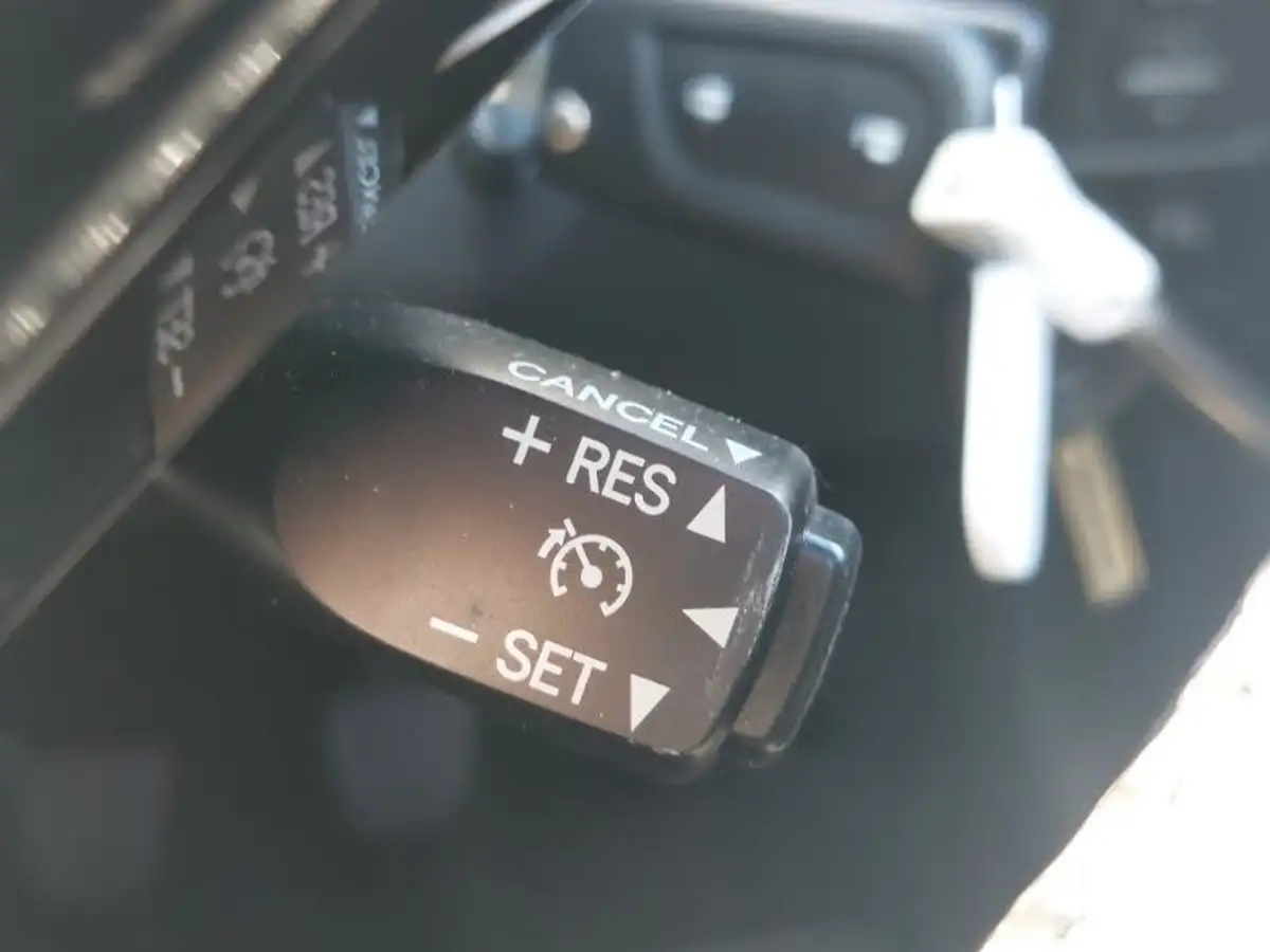 2021-citroen-c1-10-vti-shine-5d-big-17
