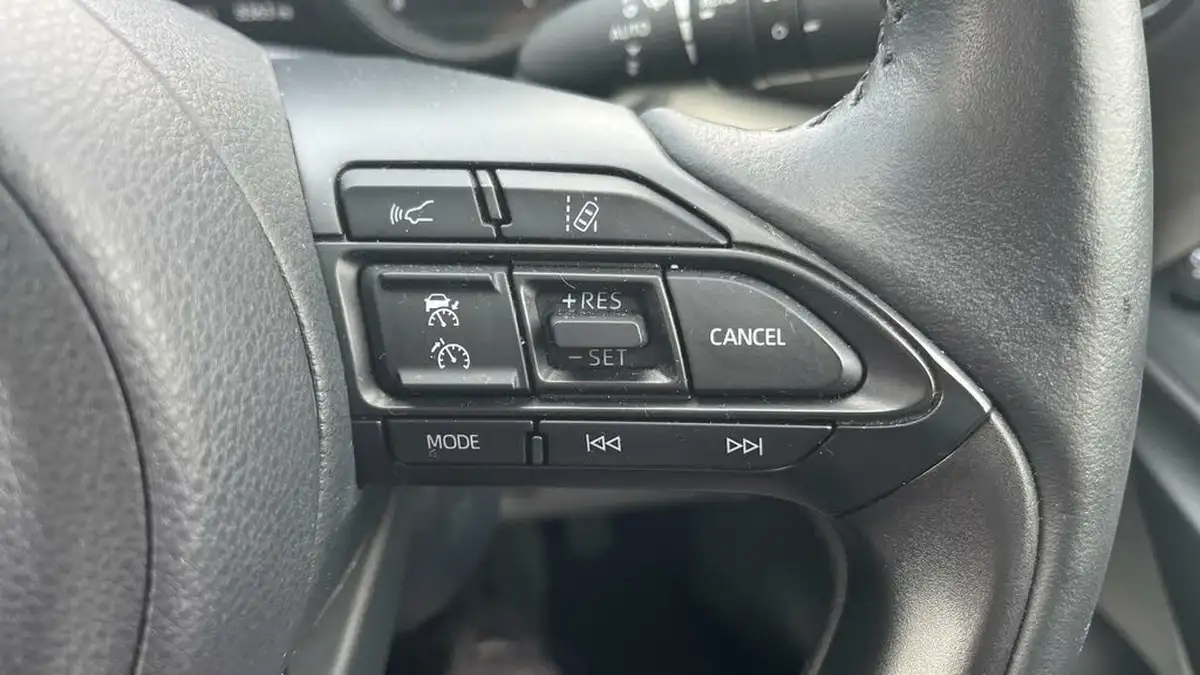 2022-toyota-yaris-15-vvt-i-excel-big-44