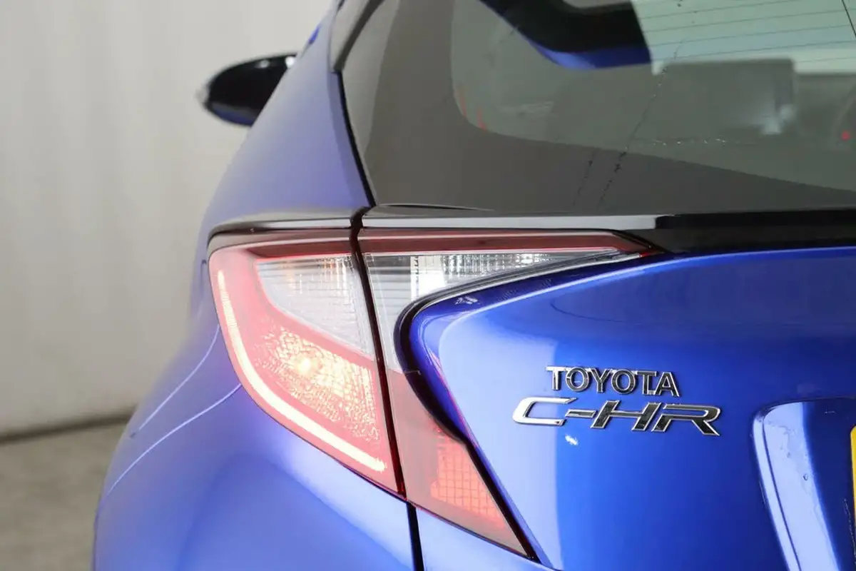 2022-toyota-c-hr-18-vvt-i-icon-big-9