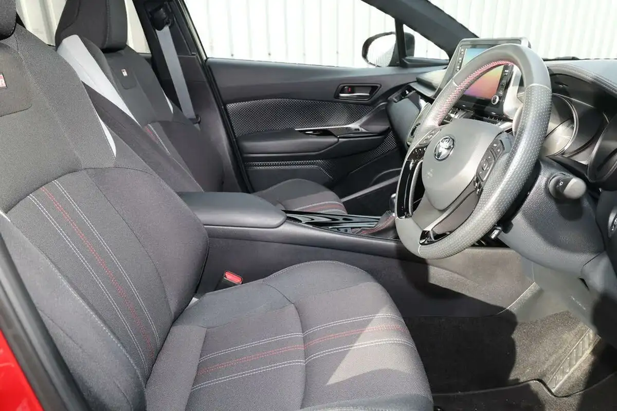2021-toyota-c-hr-18-vvt-i-gr-sport-big-10