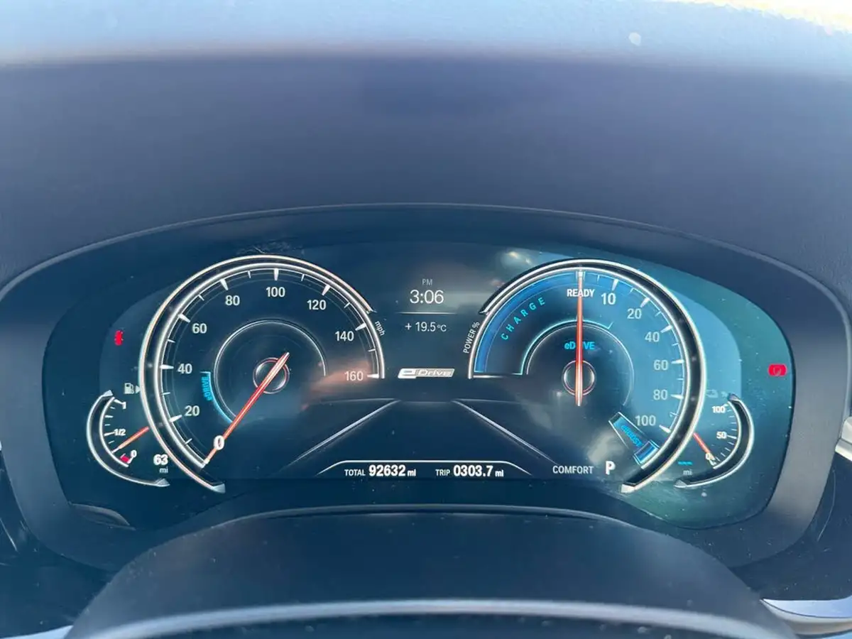 2017-bmw-5-series-20-530e-se-iperformance-big-47