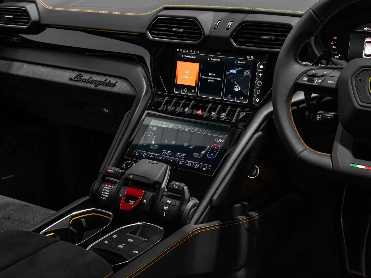 2023-lamborghini-urus-40-no-trim-big-8