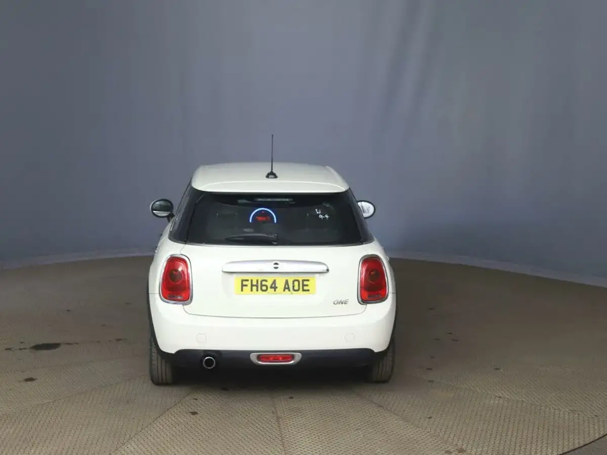 2014-mini-cooper-12-one-ss-5d-big-4