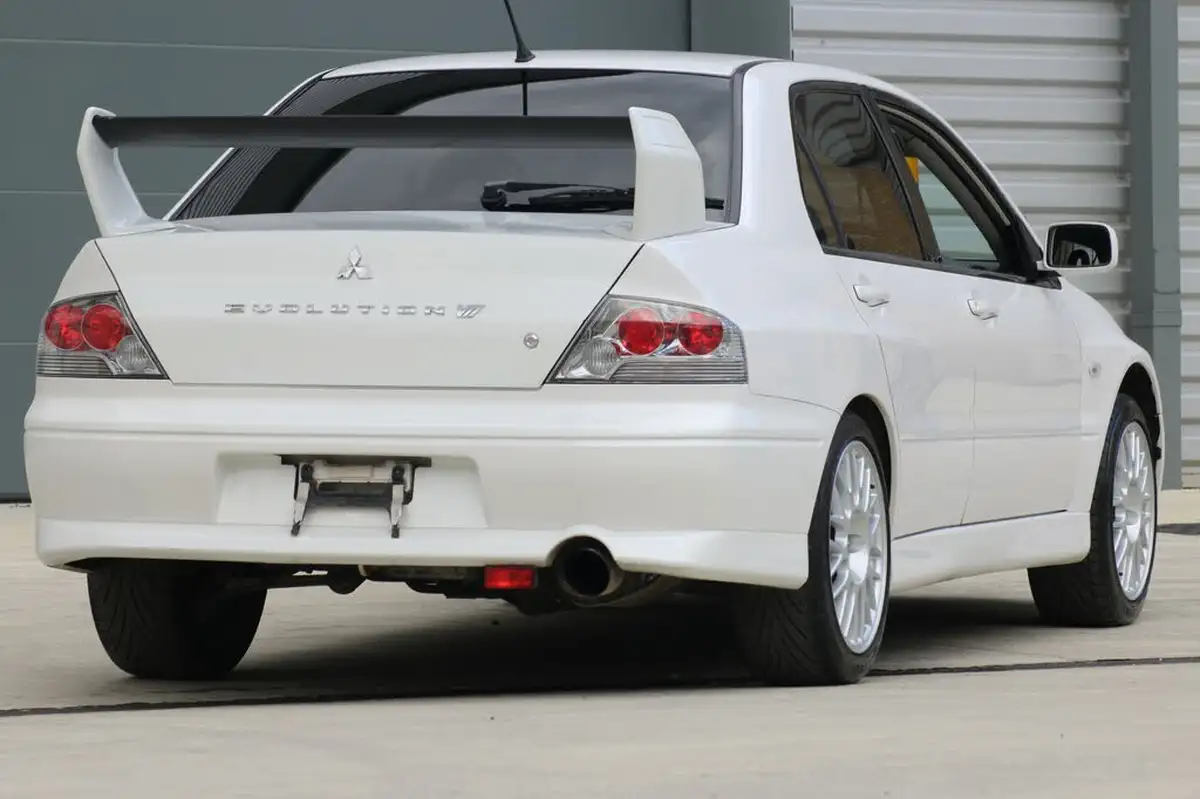 2002-mitsubishi-lancer-big-14