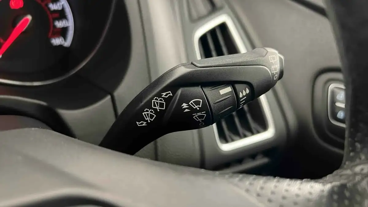 2015-ford-focus-20t-st3-hatchback-big-37