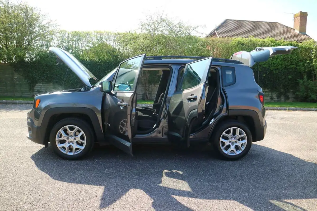 2016-jeep-renegade-14-multiair-ii-longitude-big-47