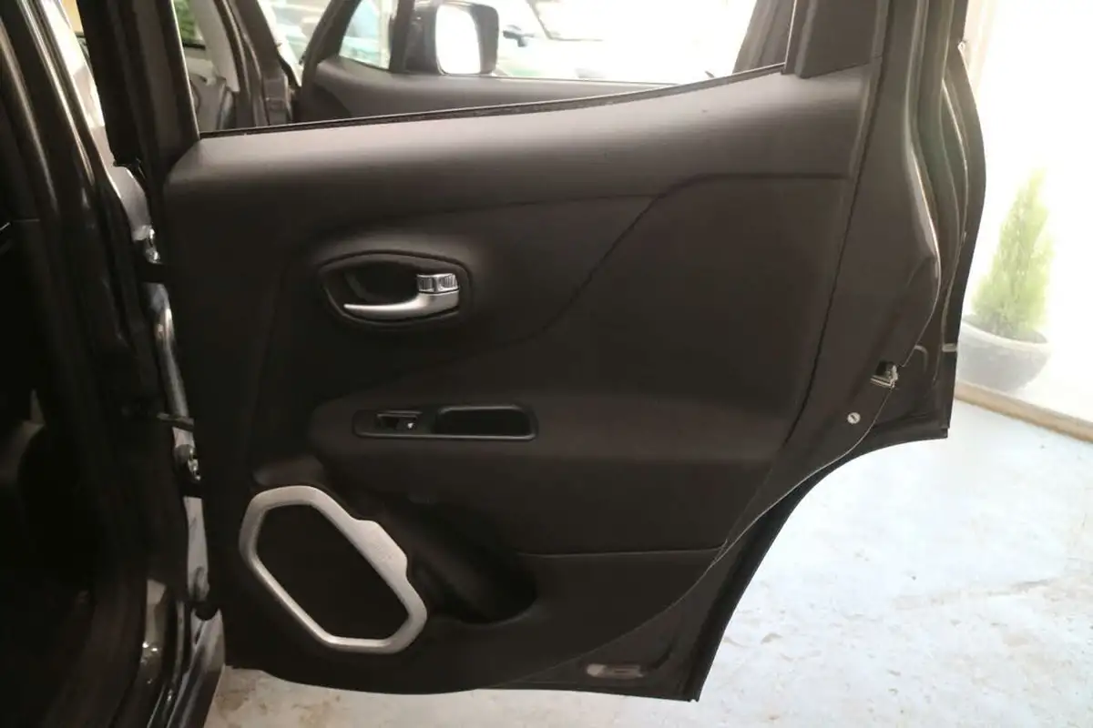 2016-jeep-renegade-14-multiair-ii-longitude-big-23