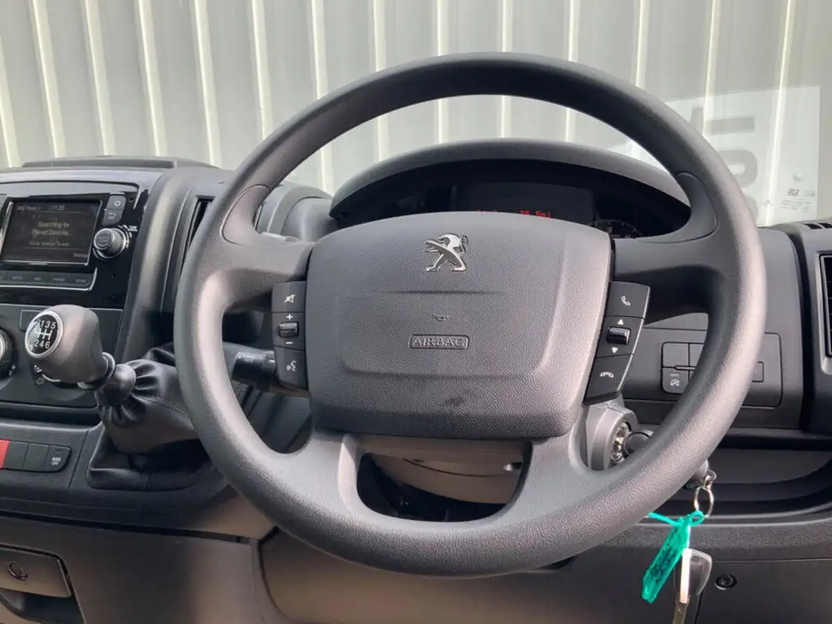 2022-peugeot-boxer-22-bluehdi-professional-335-l3-h2-panel-big-20