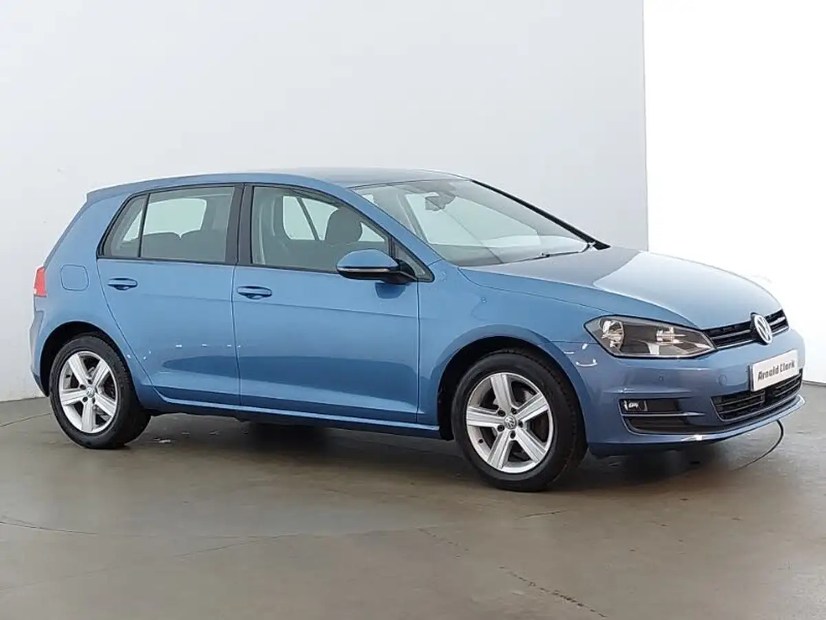 2015-volkswagen-golf-14-match-5d-big-11