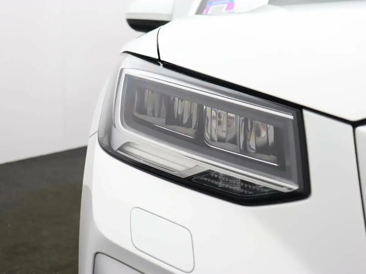 2021-audi-q2-10-30-tfsi-sport-big-36
